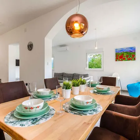 Feriehus In 39098 Drivenik