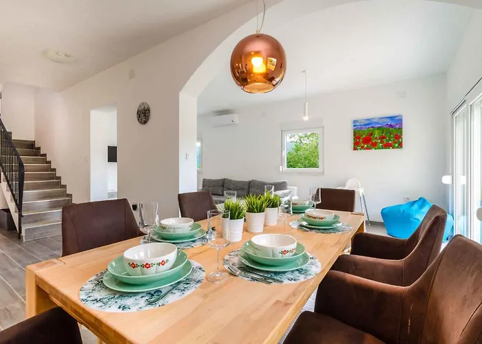 Prázdninový dům In 39098 Drivenik