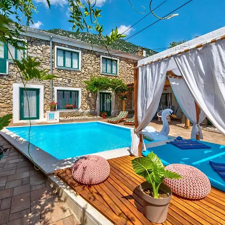 In 39098 Holiday home Drivenik
